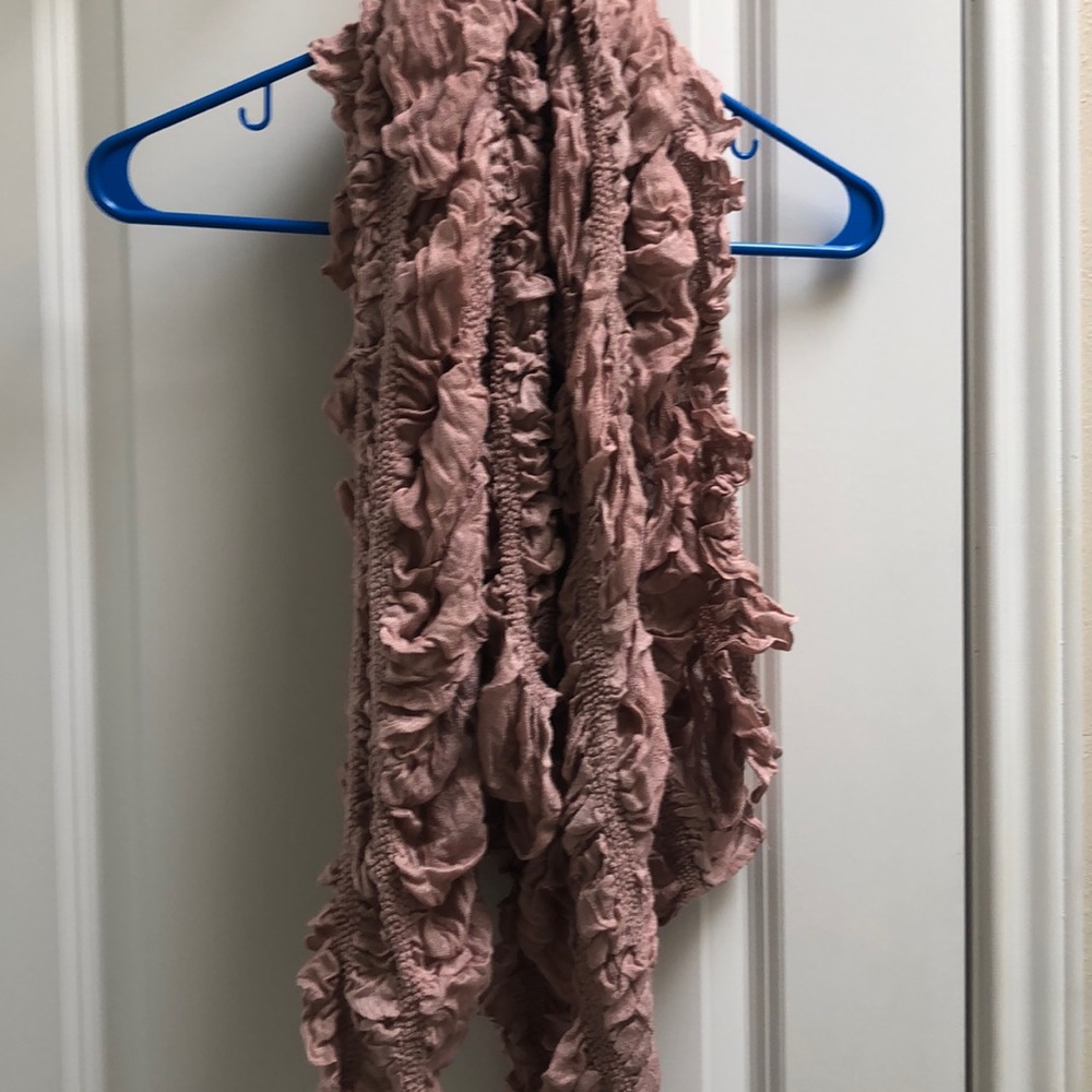 Short wide scarf